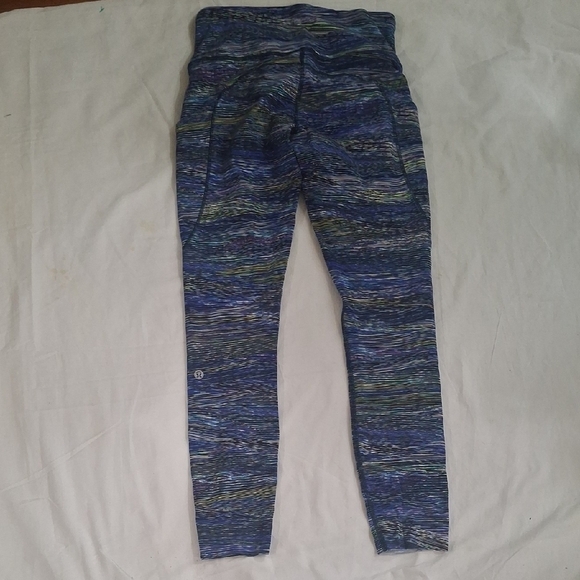 Lululemon Athletica Blue and Green Patterned Leggings Size 6 - Picture 10 of 12